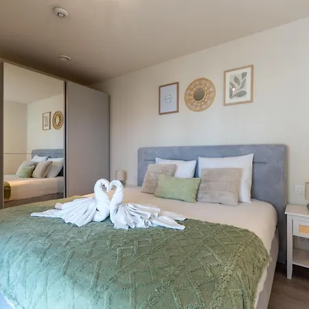 The Waves With Parking By Interhome *