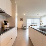 Апартаменты The Waves With Parking By Interhome