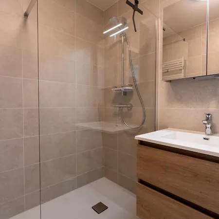 The Waves With Parking By Interhome Ostenda